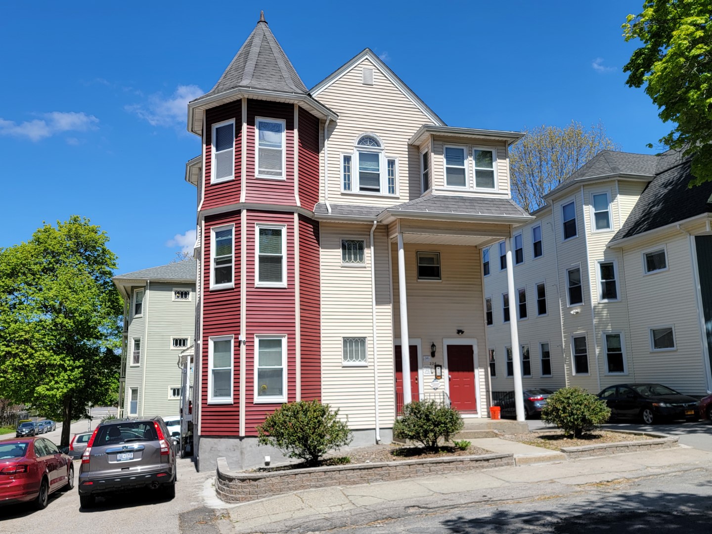 MaxMia Properties Worcester MA Student Apartment Rentals