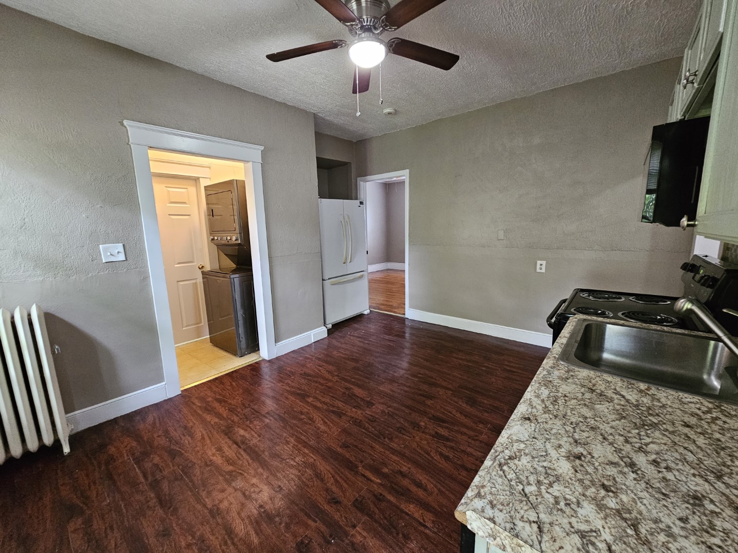 42 S Lenox Street, Apt 2 MaxMia Properties Worcester MA Student